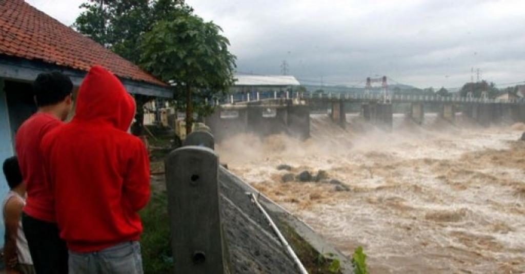 Debit Air di Pintu Air Pasar Ikan Capai 205 Cm, BPBD Naikan Status Menjadi Siaga Dua