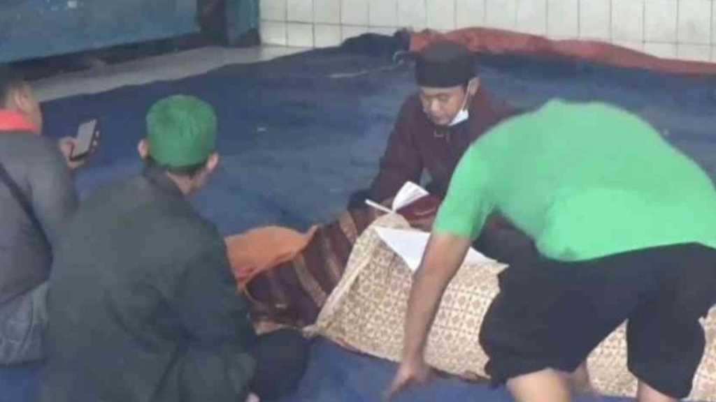 Seorang Warga Bekasi Meninggal Dunia di Tenda Pengungsian Banjir