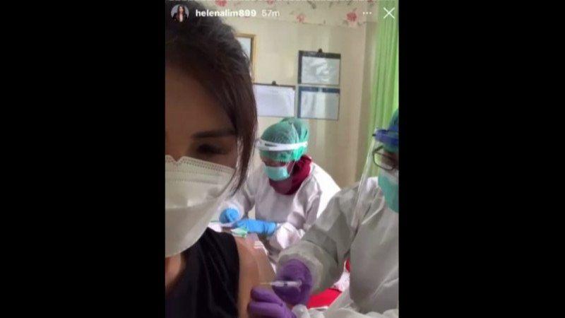 Selebgram Helena Lim Divaksin di Puskesmas dengan Surat Nakes, Polisi Turun Tangan