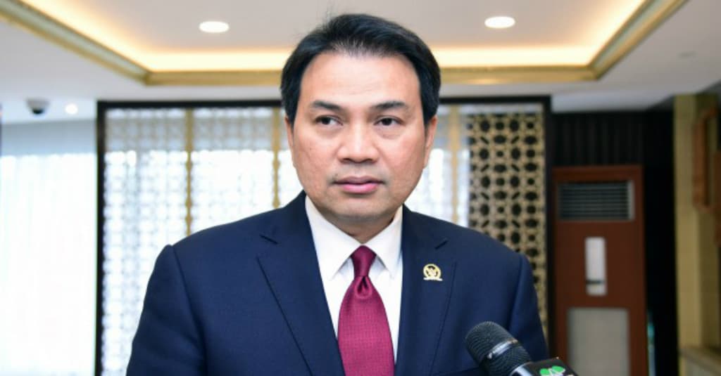 Wakil Ketua DPR Sesalkan Pemecatan Guru Honorer karena Unggah Gaji Rp700 Ribu