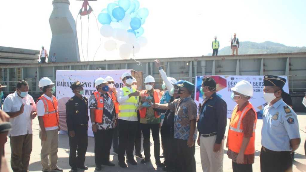 Bea Cukai Lepas Ekspor Perdana Plywood ke Eropa Lewat Pelabuhan Sibolga