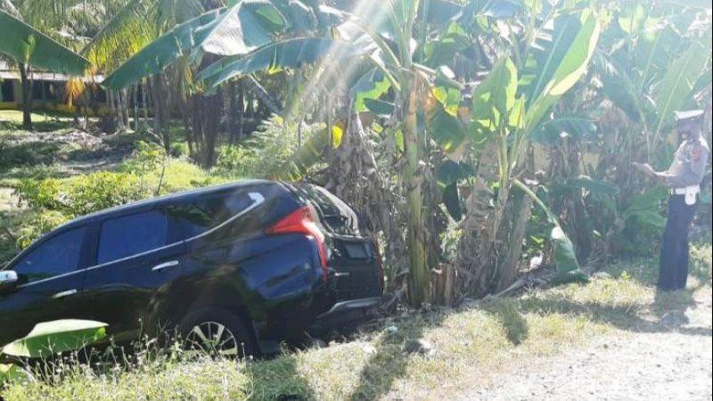 Mobil Dinas Wakil Bupati Agam Terlibat Kecelakaan hingga Terperosok ke Kebun Pisang