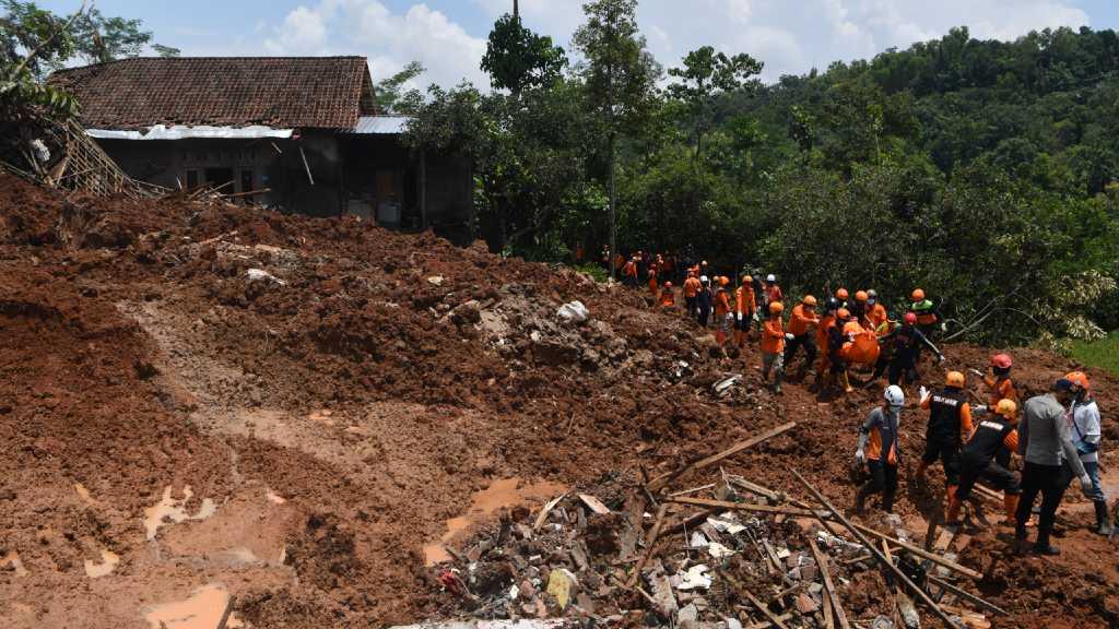 Detik-detik Penemuan Korban Terakhir yang Tertimbun Tanah Longsor Nganjuk