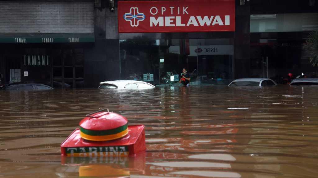 Peta Prediksi Hujan Kuning Kemerahan, BMKG: Kita Harus Waspada 23-24 Februari