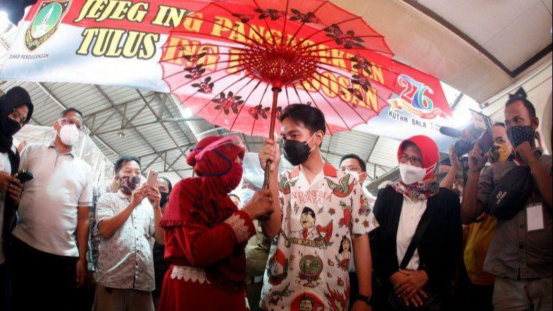 Gibran Kebut Vaksinasi Pedagang Tradisional di Solo, Mulai Besok Pagi