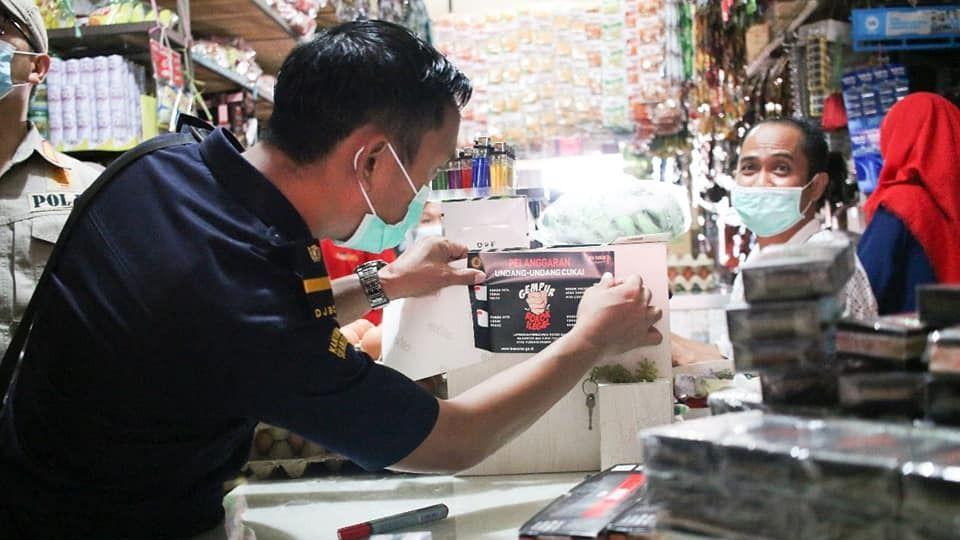 Tingkatkan Kepatuhan Penjual Rokok dan Masyarakat, Bea Cukai Gelar Operasi Pasar