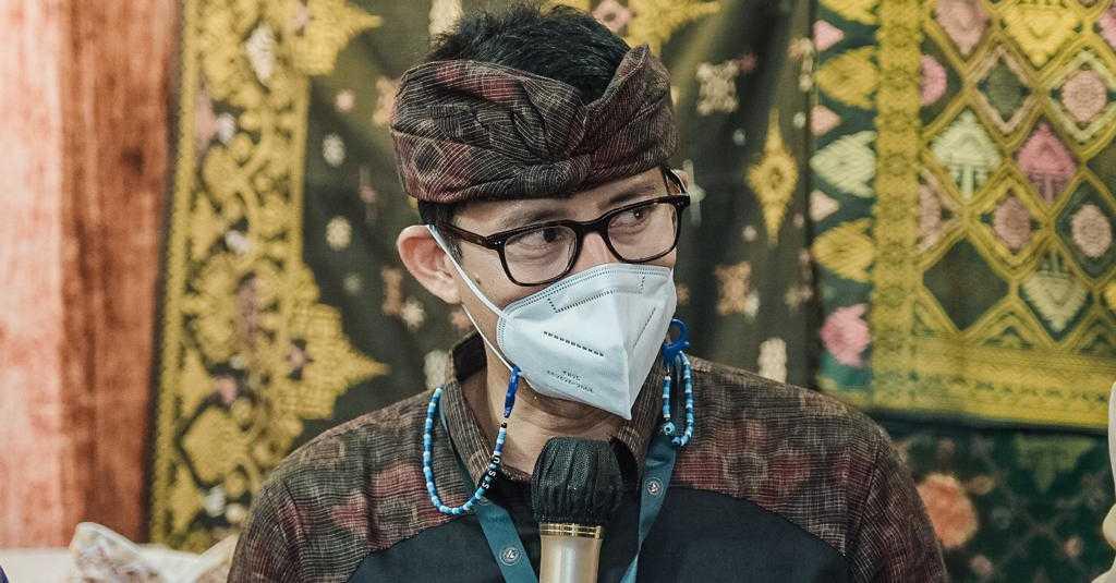 Geliatkan Pelaku Ekraf di Bali, Menparekraf Apresiasi Pameran IKM 'Bali Bangkit 2021'