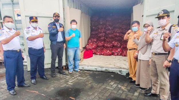 Bea Cukai Lepas Ekspor Perdana Kopra Putih Hingga Rempah-Rempah