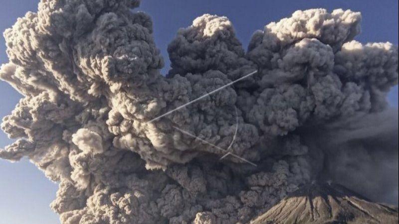Abu Vulkanik Erupsi Gunung Sinabung Sampai ke Aceh
