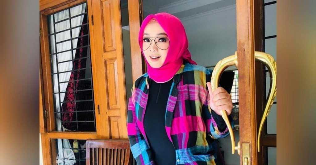 Mengenang Sosok Rina Gunawan, Presenter Multitalenta yang Hangat dan Ramah