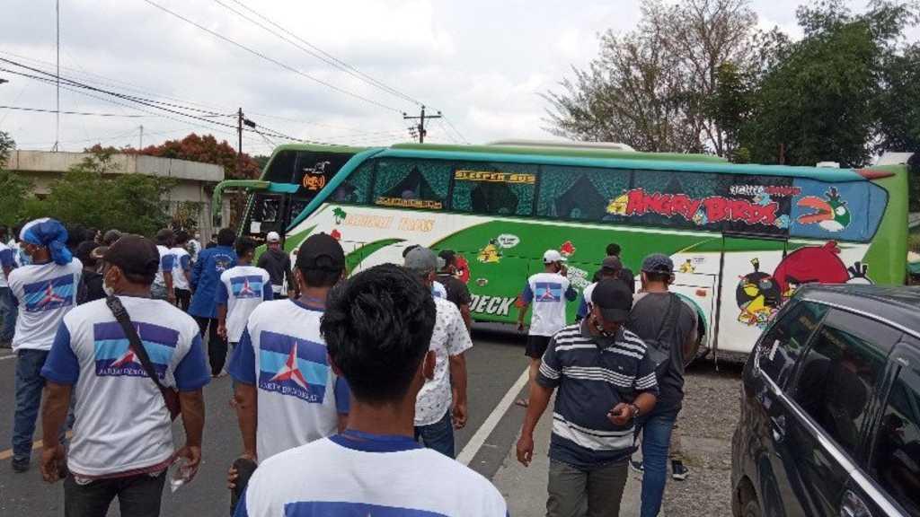 Detik-detik Bentrok KLB Demokrat di Sumut, Massa Penentang Datang dengan 2 Bus