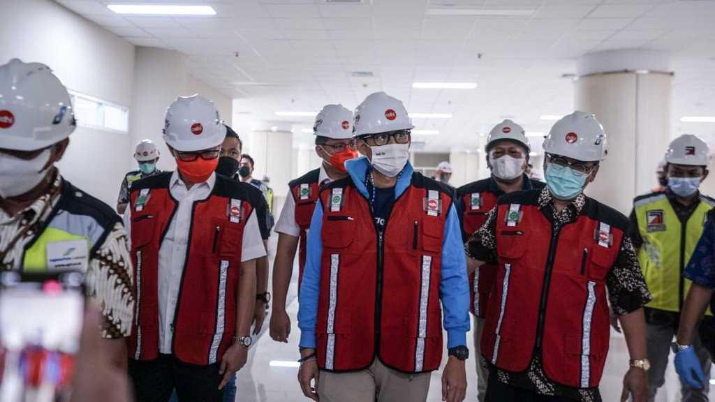 Sandiaga Uno Tinjau Prokes dan Proyek Perluasan Bandara Sam Ratulangi Manado