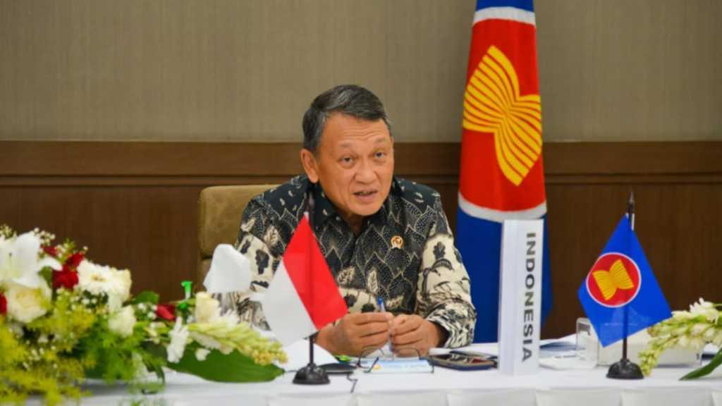 Menteri ESDM Sebut Transisi Energi Bersih Perlu Libatkan Masyarakat