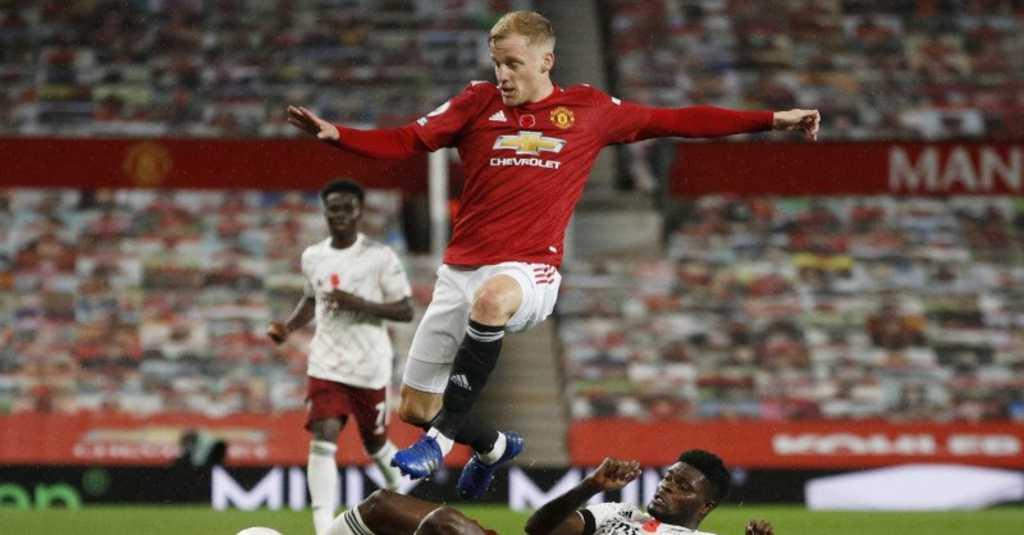 Legenda Belanda Sebut Van de Beek Tak Bahagia di MU
