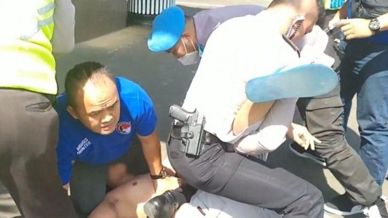 Seorang Pria Bawa Pisau ke Polres Jaksel, Pihak Keluarga Beri Pengakuan Mengejutkan