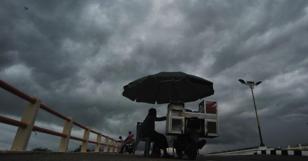 Waspada! Hujan Es hingga Puting Beliung Terjadi pada April-Mei 2021