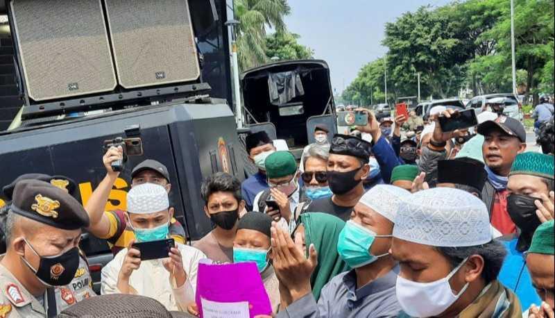 Polisi Cegah Simpatisan Rizieq Shihab Gelar Aksi di PN Jakarta Timur