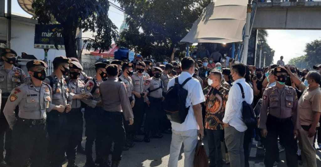 PN Jakarta Timur Batasi Kuasa Hukum Habib Rizieq Shihab Masuk Ruang Sidang