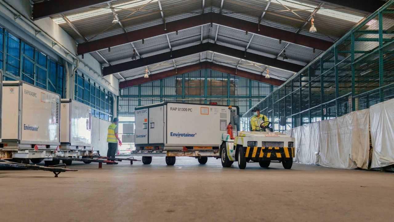 Bea Cukai Soekarno-Hatta Beri Kemudahan Impor Suplai Vaksin Tambahan