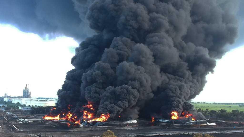 740 Jiwa Mengungsi, Polri Pastikan Rumah Warga di Sekitar Kilang Balongan Aman