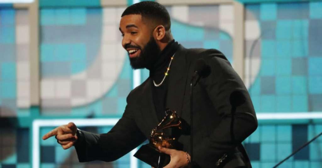 Ngeri, Seorang Wanita Tak Dikenal Masuk ke Rumah Drake Sambil Membawa Pisau