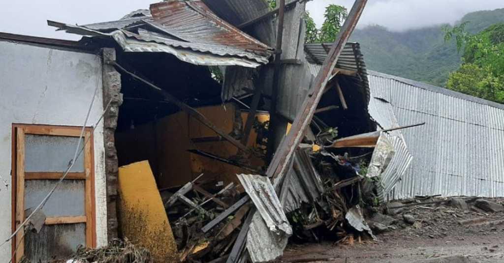 Ratusan Warga NTT Mengungsi Akibat Banjir Lahar dari Gunung Ile Wolotolok