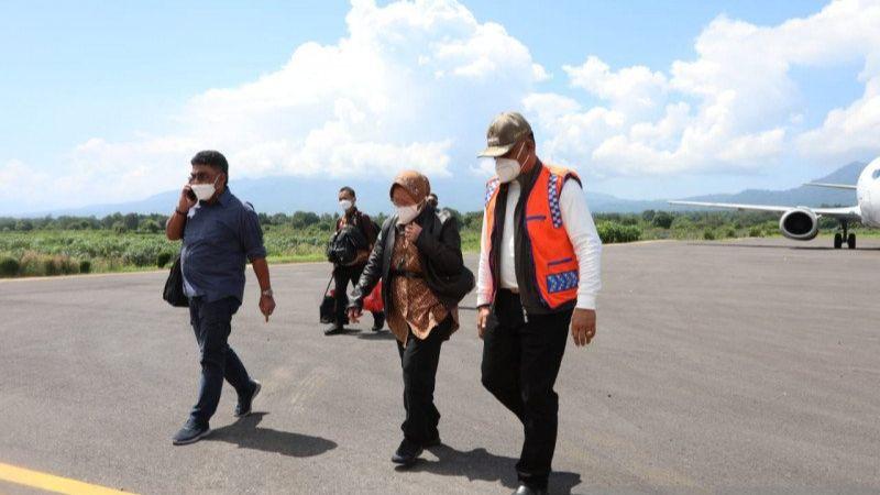 Mensos Risma Bawa Langsung Bantuan Rp5,4 Miliar untuk Korban Bencana NTT