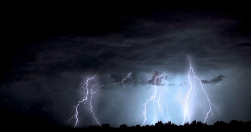 Giliran Riau Diminta Waspada Cuaca Ekstrim Dampak Siklon Tropis