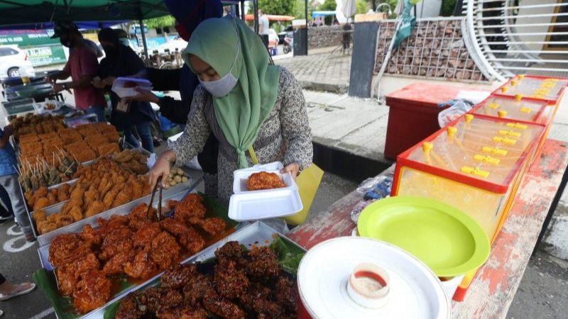 Hari Pertama Ramadan Takjil Habis Ludes, Pedagang Senang Untung Berkali Lipat