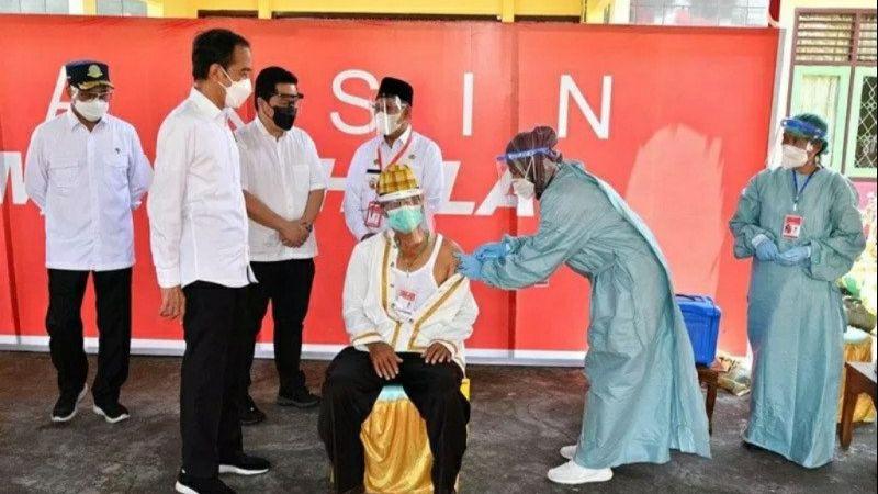 Presiden Jokowi Hadiri Vaksinasi Seniman dan Budayawan