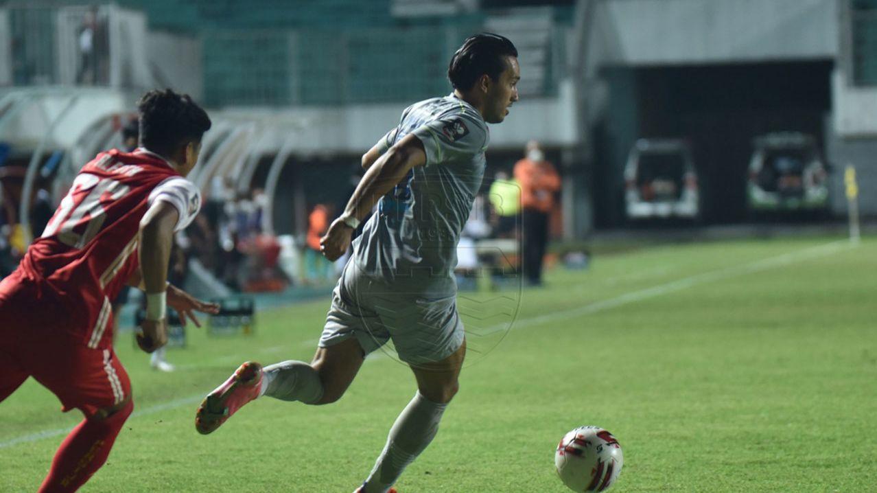 Ezra Walian Beberkan Penyebab Sulitnya Bongkar Pertahanan Persija