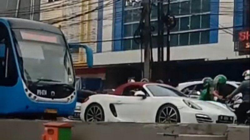 Pengemudi Porsche yang Minta Bus Transjakarta Mundur Akhirnya Diciduk