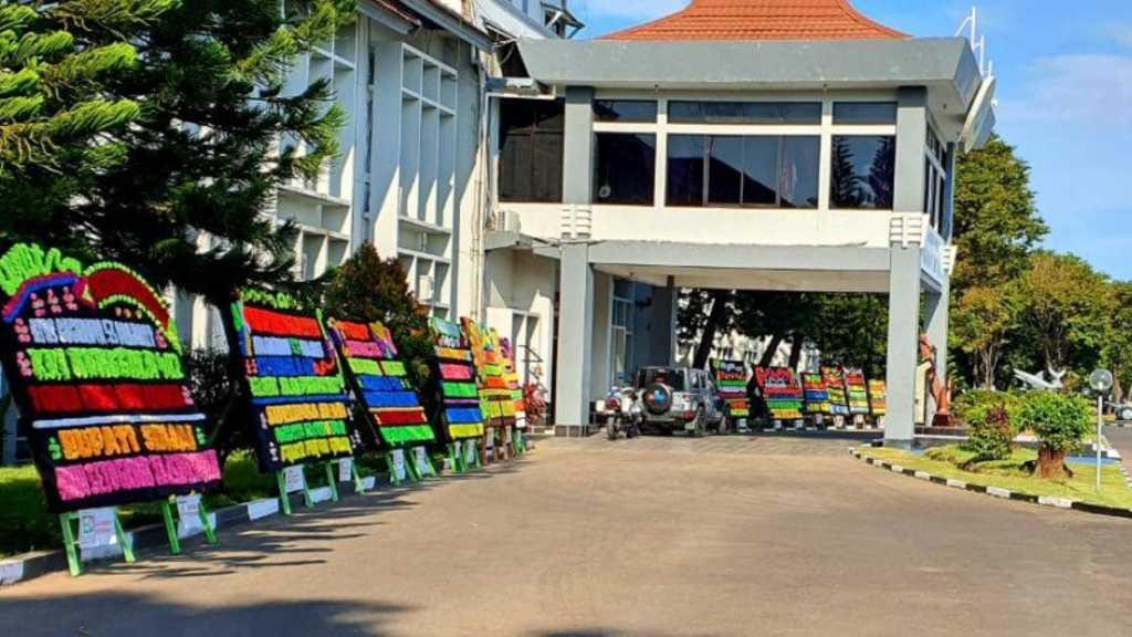 Duka Cita Gugurnya Awak KRI Nanggala-402, Karangan Bunga Penuhi Lantamal VI Makassar