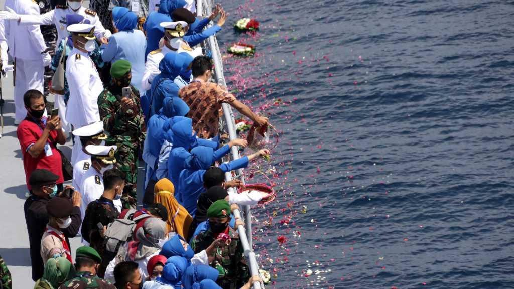Haru dan Tangis, Foto-foto Penghormatan Tabur Bunga KRI Nanggala-402