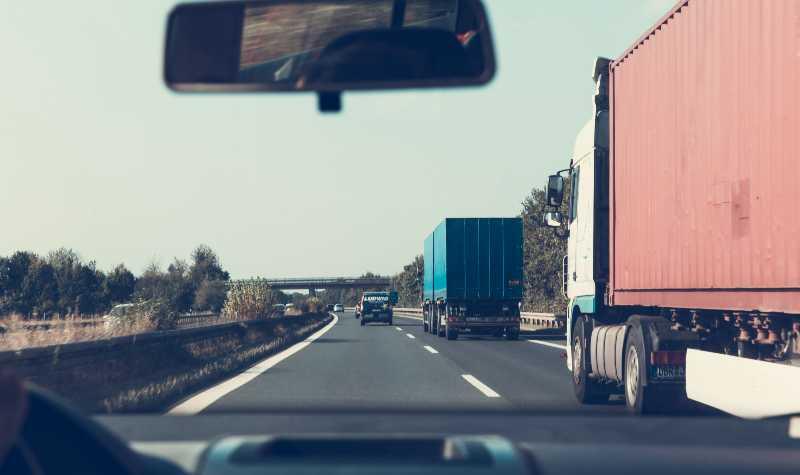 Bikin Geger! Bocah 12 Tahun Kemudikan Truk Kontainer, Ngakunya Mau ke Tasik
