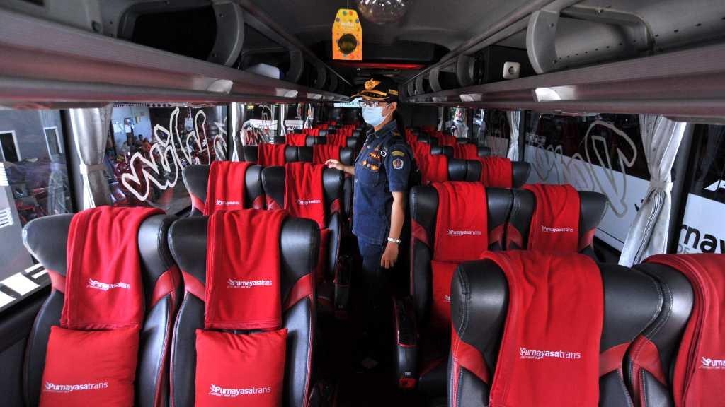 H-2 Penyekatan Mudik, Lonjakan Penumpang Bus Capai 30 Persen di Terminal Kampung Rambutan