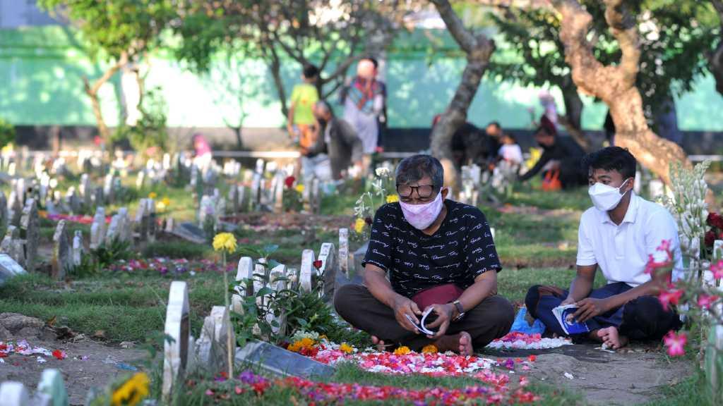 Wagub DKI Minta Warga Tak Ziarah Kubur saat Lebaran: Bisa Dilakukan pada Hari Lain