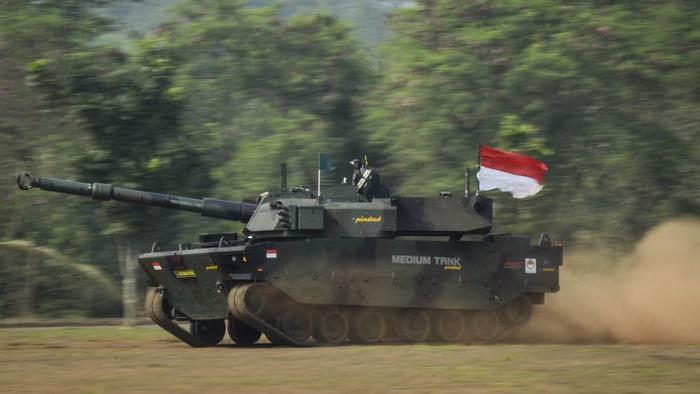Viral Tank Turun ke Jalan Bekasi-Bogor Sekat Pemudik? Begini Penjelasan TNI AD