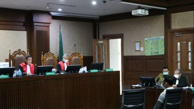 Sopir Pengadaan Bansos Mengaku Pernah Diminta Transfer Uang ke Ajudan Juliari Batubara