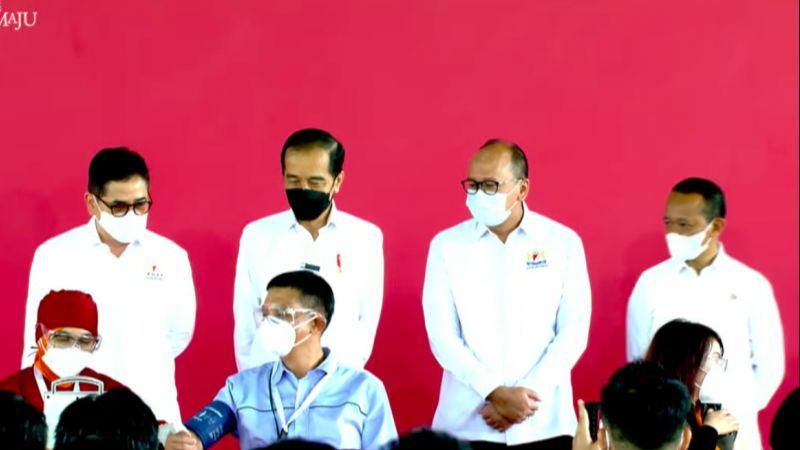 Presiden Jokowi Harap Vaksinasi Dorong Pertumbuhan Ekonomi Kuartal II 7 Persen