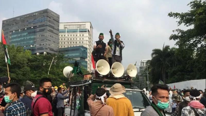 Aksi Bela Palestina, Belasan Kader HMI Diamankan ke Polda Metro Pakai Mobil Tahanan
