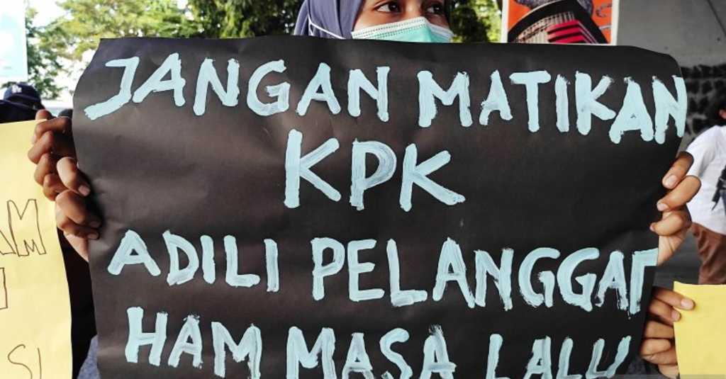 Sejumlah Lembaga Masyarakat Sipil Turun ke Jalan Meminta Presiden Jokowi Sikapi Pelemahan KPK