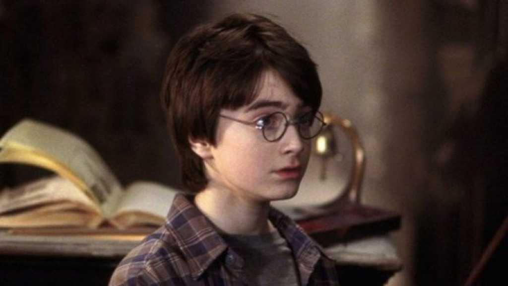 Kacamata Harry Potter dan Fedora Indiana Jones Akan Dilelang