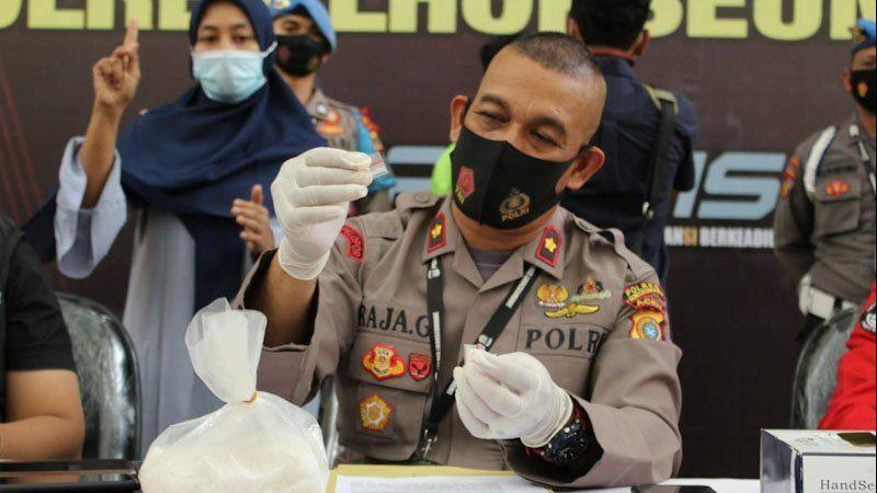 Seorang Nelayan di Lhokseumawe Simpan Setengah Kilogram Sabu-sabu
