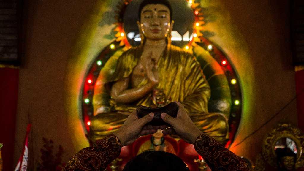 Foto-foto Perayaan Hari Raya Waisak 2021 di Sejumlah Wilayah Indonesia