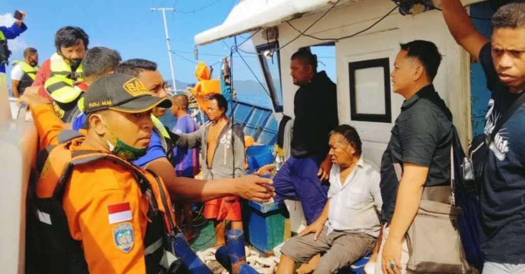 Kapal KM Karya Indah Berpenumpang 118 Orang Terbakar di Perairan Pulau Mangoli