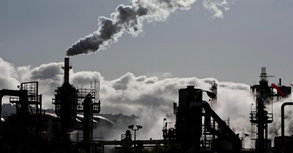 IESR: Indonesia Bisa Capai Nol Emisi Karbon pada 2050