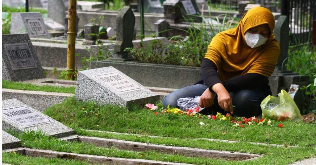 Ziarah Kubur hingga Resepsi Nikah Bikin COVID-19 Naik, Tempat Isolasi Terpusat di Bekasi Kini Penuh!