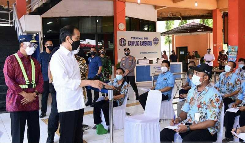 Usai Kp Rambutan, Jokowi Tinjau Langsung Vaksinasi COVID-19 di Pelabuhan Tanjung Priok