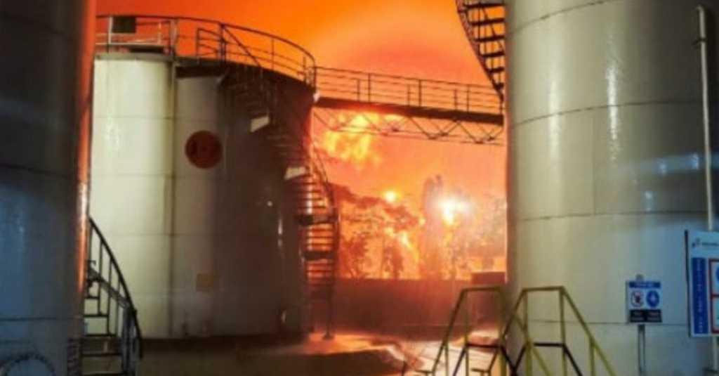 Pertamina Masih Kesulitan Kendalikan Kebakaran di Kilang Cilacap